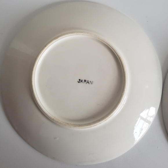 2 Vintage Willow Ware by Royal China Side 6" Small Plates Saucers Blue White - Picture 6 of 10